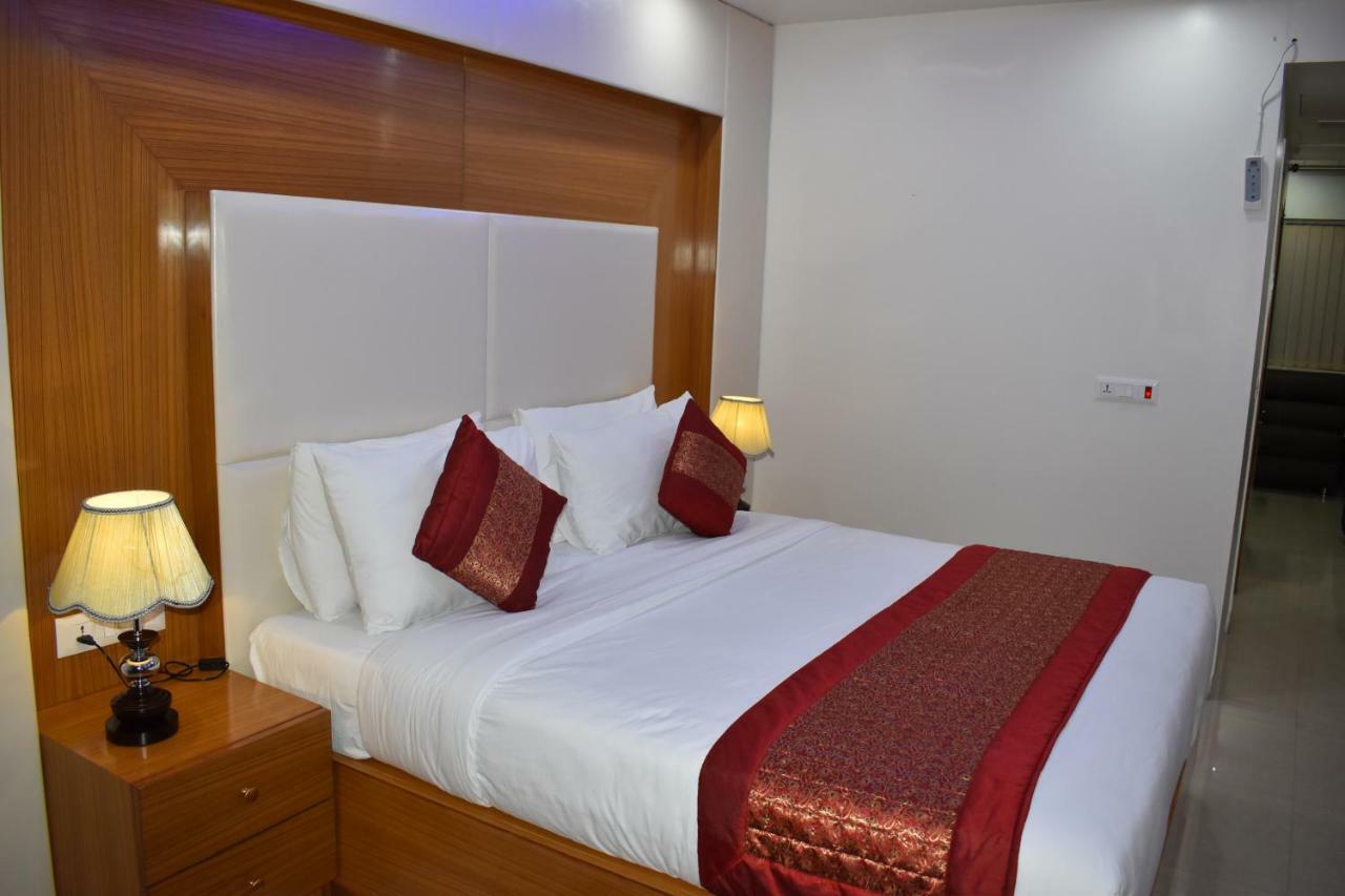 Hotel Anand International Bódhgaja Exteriér fotografie